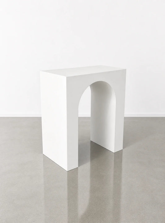 Arched Event Plinth – Modern Display Pedestal