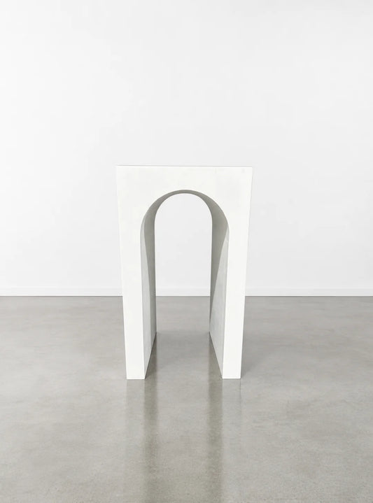 Arched Event Plinth – Modern Display Pedestal