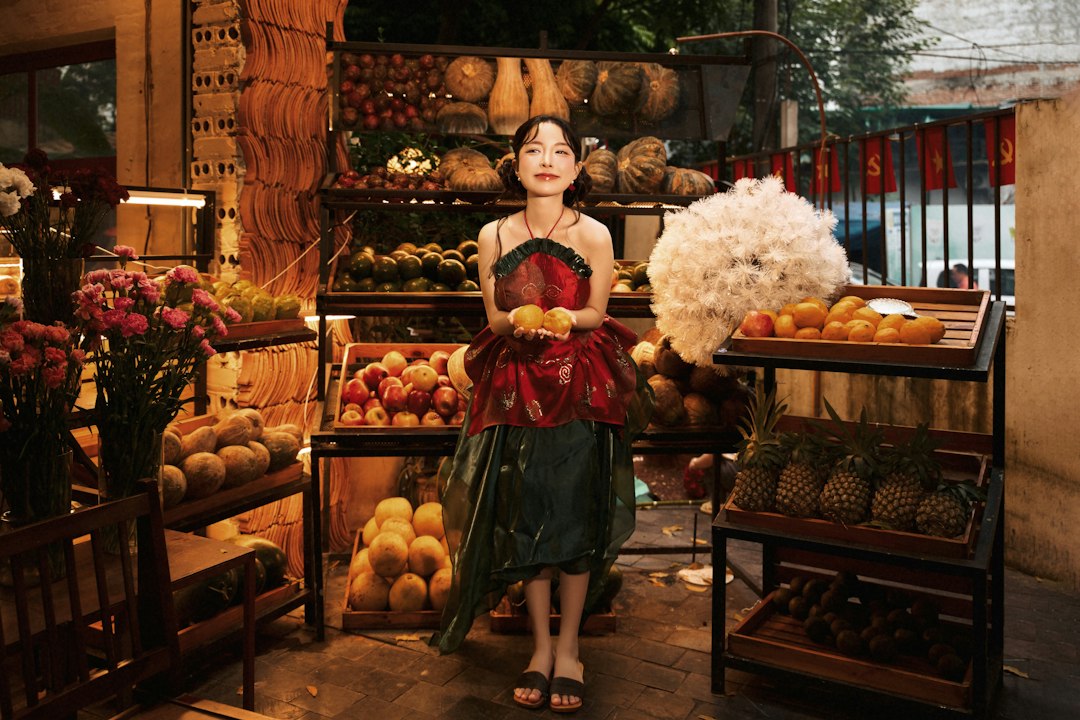 Market Stall Glow-Up: Premium Looks on a Modest Budget