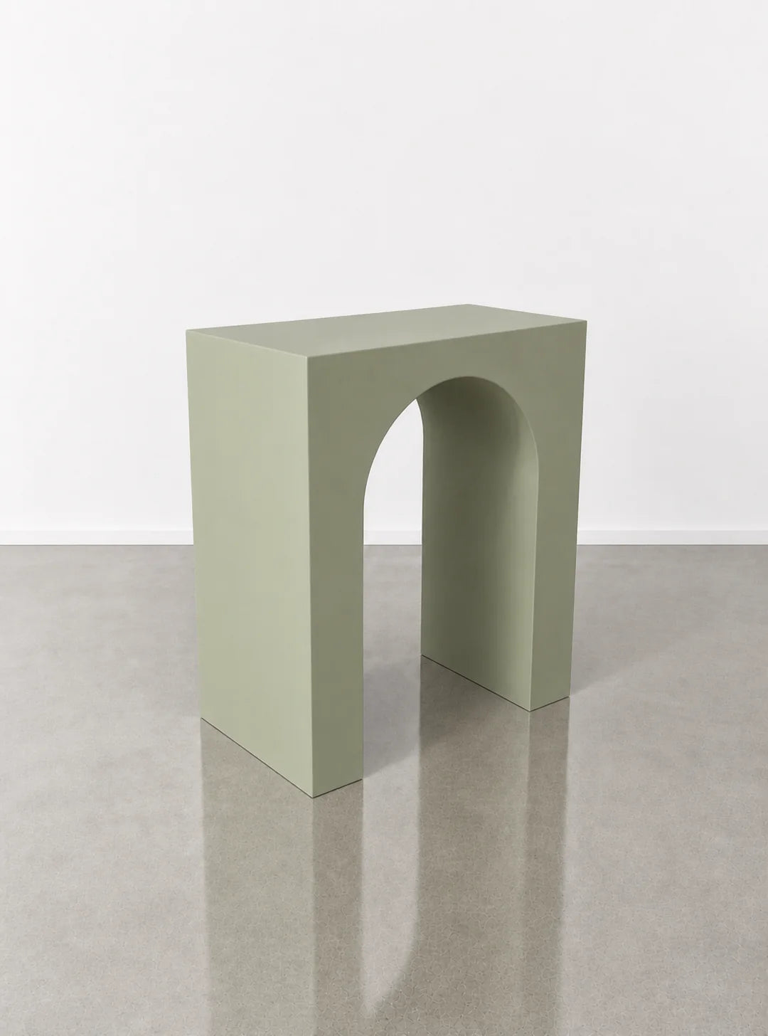 Arched Event Plinth – Modern Display Pedestal