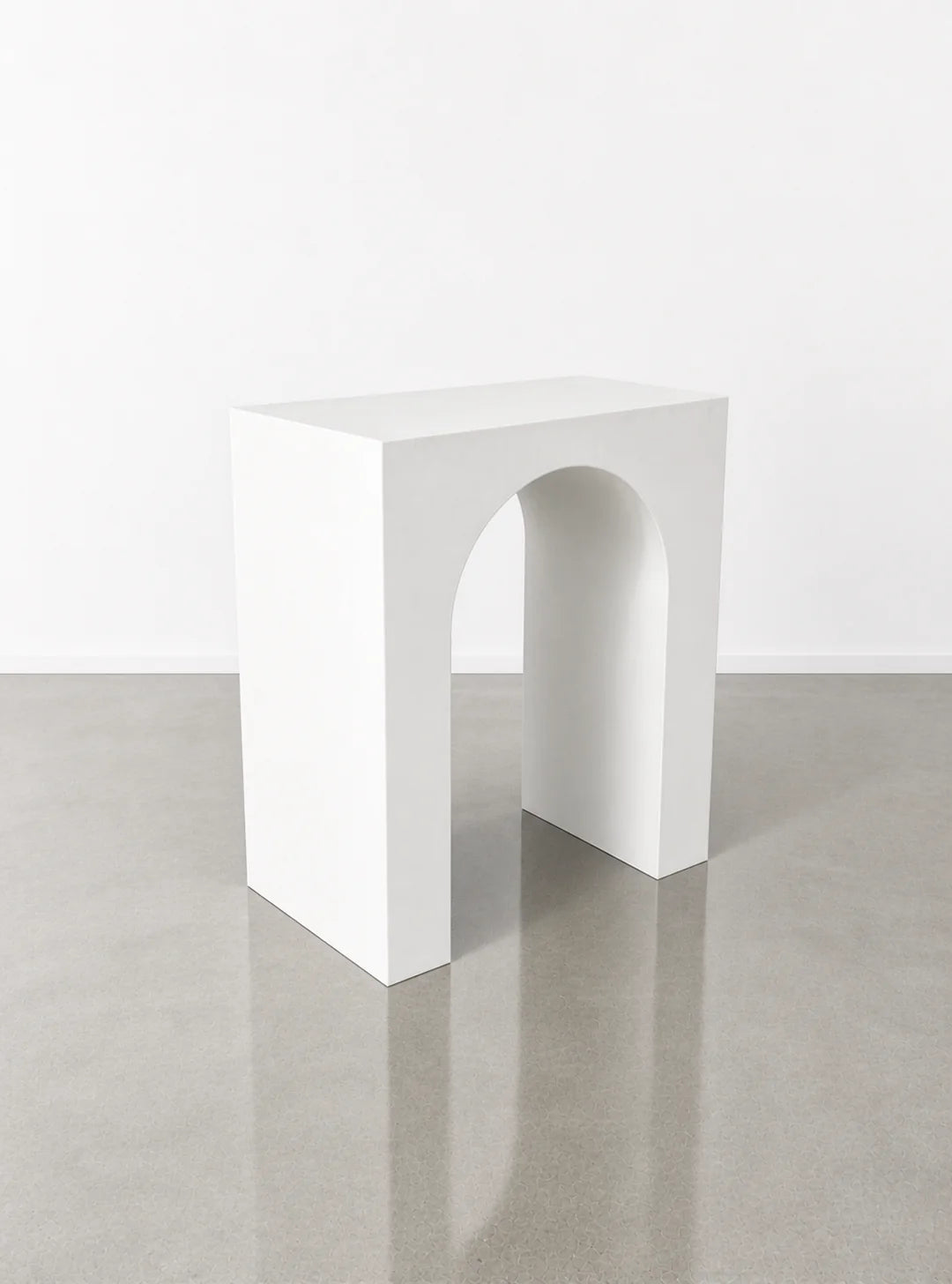 Arched Event Plinth – Modern Display Pedestal
