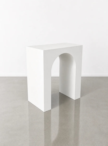 Arched Event Plinth – Modern Display Pedestal