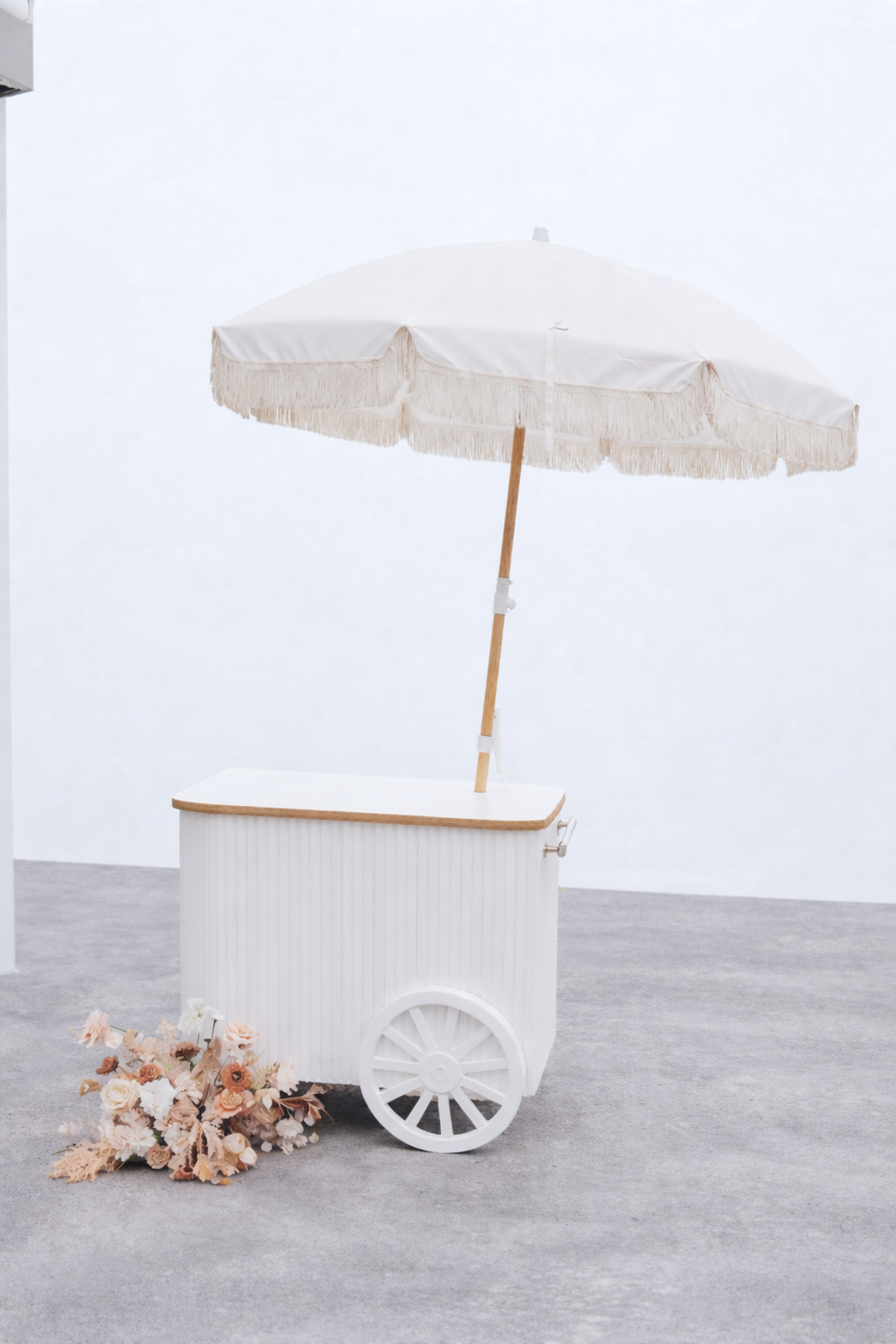 Fluted Curved Display Cart – Portable Event Merchandising Cart