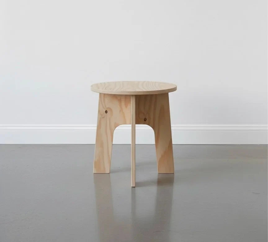 Collapsible Stool – Tool-Free Folding Seat